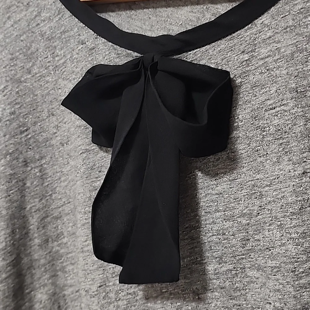 J CREW Gray Tee S Black Bow Applique Silk Trim Heather Grey Top Holiday 2014